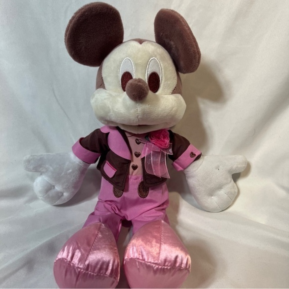 Disney authentic 2023 pink Valentine's Day Mickey Mouse Plush 11inch